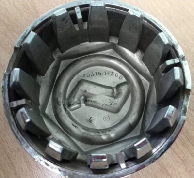 NISSAN SKYLINE R30 Factory CENTER CAP x4