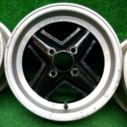 REVOLUTION 4 Spoke Classic 13x6j / 13x7j +15 -14 4x101.6 CB