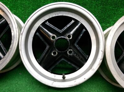 REVOLUTION 4 Spoke Classic 13x6j / 13x7j +15 -14 4x101.6 CB