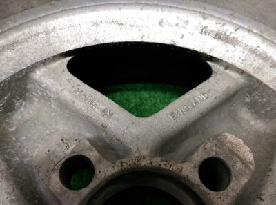 REVOLUTION 4 Spoke Classic 13x6j / 13x7j +15 -14 4x101.6 CB