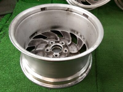 CHEVROLET CORVETTE C4 FACTORY 17x8.5j / 17x9.5j +56 5x120.65 CB