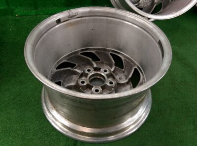 CHEVROLET CORVETTE C4 FACTORY 17x8.5j / 17x9.5j +56 5x120.65 CB