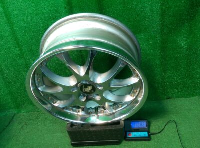 RIVERSIDE ALTSTADT- 1 3 piece 18x8j / 18x9j +35 5x114.3 CB