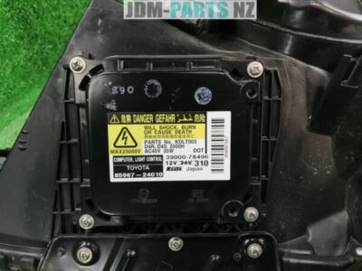TOYOTA PRIUS NHW20 HID HEADLIGHT RIGHT