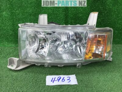 TOYOTA bB NCP30 HID HEADLIGHT LEFT