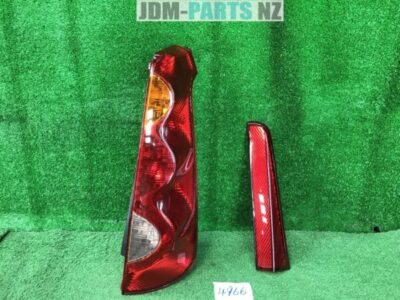 NISSAN NOTE E11 TAILLAMP / TAILLIGHT RIGHT