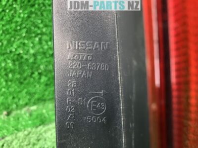 NISSAN NOTE E11 TAILLAMP / TAILLIGHT RIGHT