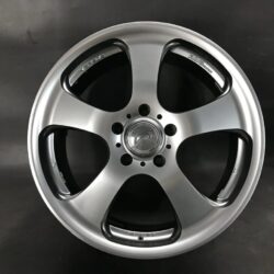 RAYS VERSUS COLLEZIONI STIVALE 17x7j +42 5x114.3 CB