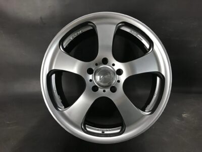 RAYS VERSUS COLLEZIONI STIVALE 17x7j +42 5x114.3 CB