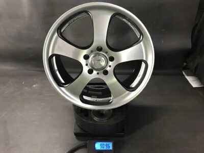 RAYS VERSUS COLLEZIONI STIVALE 17x7j +42 5x114.3 CB