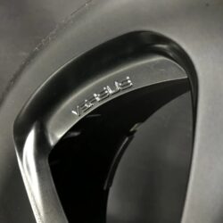 RAYS VERSUS COLLEZIONI STIVALE 17x7j +42 5x114.3 CB