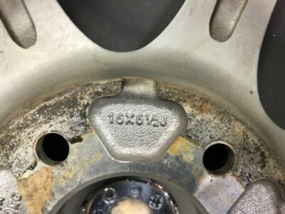 YOKOHAMA MILLOUS 16x6.5j +53 5x114.5 CB