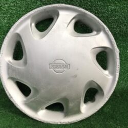 NISSAN 14inch WHEEL CAP / HUB CAP x1