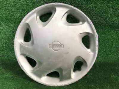 NISSAN 14inch WHEEL CAP / HUB CAP x1