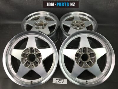 MOMO ITALY Five Star  / 5 STAR / MOMO PENTA 16x8j +11 5x114.3 CB