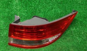 HONDA ELYSION RR1 RR2 RR3 RR4 Taillight P4149 Right x1
