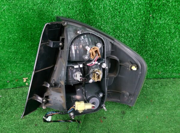 SUBARU LEGACY BL5 TAIL LIGHT LEFT KOITO 220-20805 - Image 2