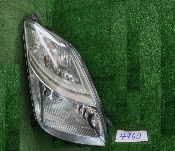 TOYOTA PRIUS NHW20 HID HEADLIGHT KOITO 47-24 RIGHT » JDM-PARTS NZ