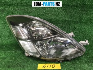 TOYOTA ISIS ANM10 ANM15 HID HEADLIGHT STANLEY 44-61 R RIGHT Side x1