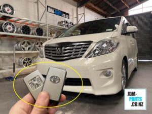 TOYOTA ALPHARD Replacement key