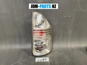 TOYOTA NOAH VOXY ZRR70 ZRR75 TAILLIGHT 28-199 RIGHT Side x1