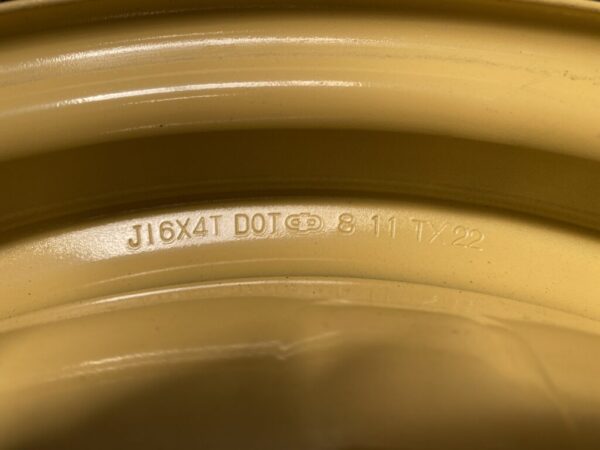 Spare tyre for TOYOTA PORTE NNP10 temper tyre Space saver With Screw - Image 3