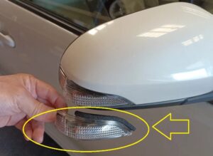 TOYOTA AQUA VITZ Corolla Fielder PORTE SPADE Side Mirror Indicator/ RIGHT 52-231