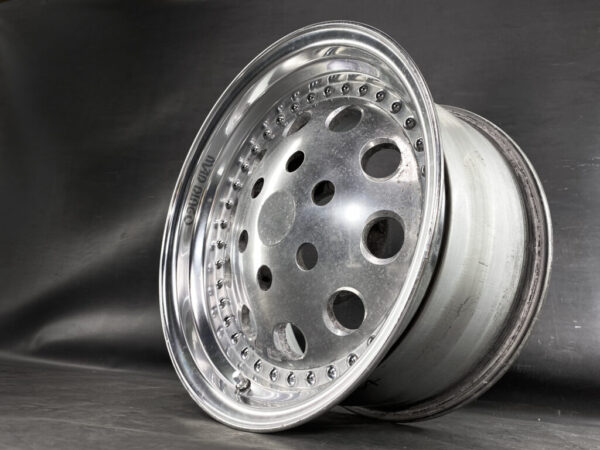 WEDS MAD DINGO 3 piece Non welded 16x8j -3 6x139.7 CB:110 x4 - Image 2