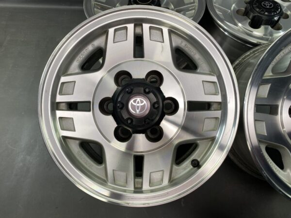 TOYOTA LANDCRUISER 70 PRADO Genuine Wheels 15x7j +8 6x139.7 CB:106 x4 - Image 5