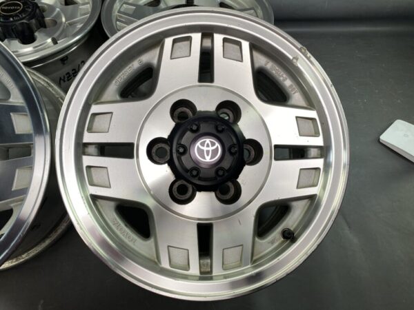 TOYOTA LANDCRUISER 70 PRADO Genuine Wheels 15x7j +8 6x139.7 CB:106 x4 - Image 8