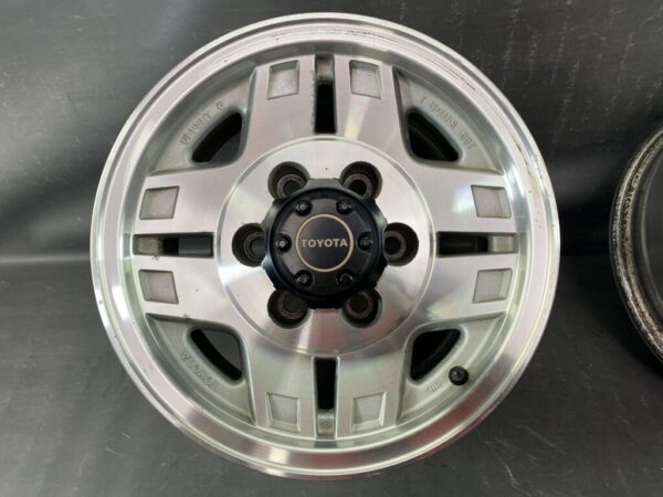 TOYOTA LANDCRUISER 70 PRADO Genuine Wheels 15x7j +8 6x139.7 CB:106 x4 - Image 6