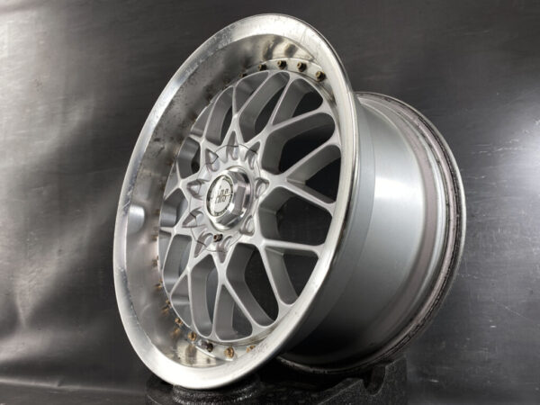 RAYS VESTA EINS KAHN 2 / Kahn II Light weight 17x8j +30 / 17x9j +38 4x114.3 / 5x114.3 CB:73 x4 - Image 2