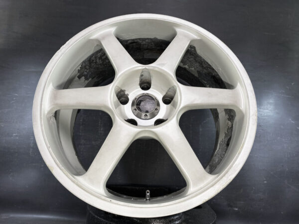 YOKOHAMA AVS MODEL 6 With Original Center Caps 17x8j +30 5x114.3 CB:73 x4 - Image 4