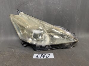 TOYOTA Prius Alpha α / ZVW40W ZVW41W Genuine / headlight Headlight / KOITO 47-41 / Right Side x1