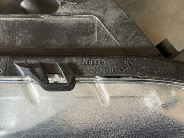 TOYOTA SPADE NSP140 NCP141 Headlight 52-260 Right Side x1 - Image 2