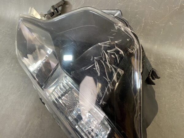 TOYOTA SPADE NSP140 NCP141 Headlight 52-260 Right Side x1 - Image 10