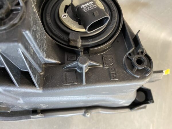 TOYOTA MARK X / GRX130 GRX135 GRX133 HID Headlight / KOITO 22-348 / Left Side x1 - Image 3