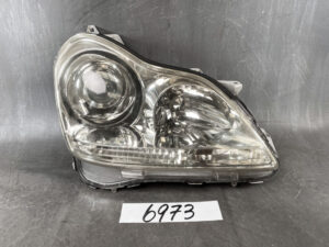 TOYOTA CROWN MAJESTA C Type / UZS186 Genuine HID Headlight / STANLEY 30-315 / Right Side x1