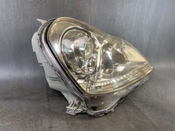 TOYOTA CROWN MAJESTA C Type / UZS186 UZS187 Genuine HID Headlight / STANLEY 30-315 / Right Side x1 - Image 4
