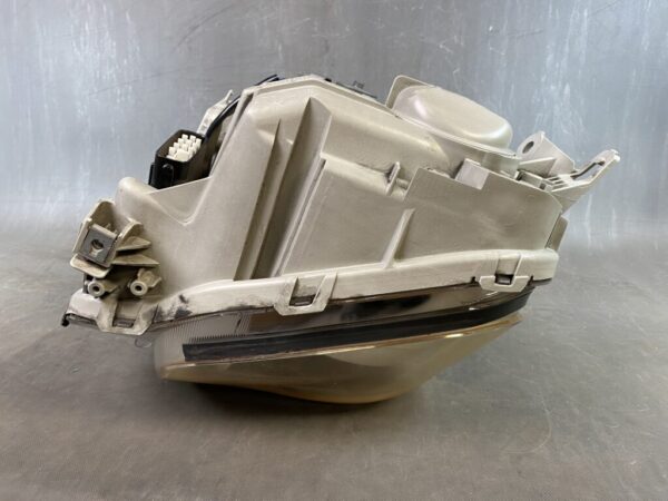 TOYOTA CROWN MAJESTA C Type / UZS186 UZS187 Genuine HID Headlight / STANLEY 30-315 / Right Side x1 - Image 8