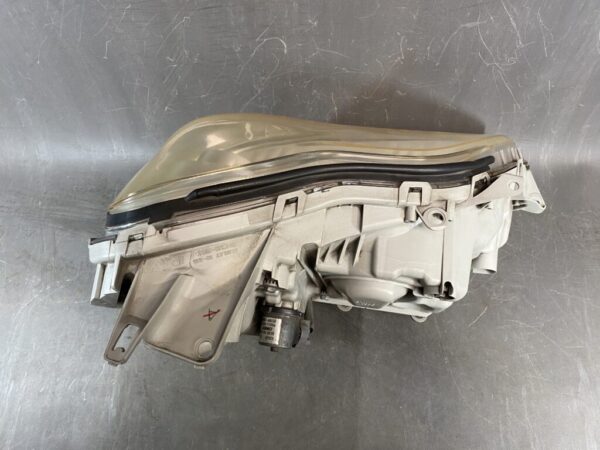 TOYOTA CROWN MAJESTA UZS186 UZS187 HID Headlight 30-315 Left Side x1 - Image 5