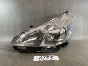 TOYOTA Prius Alpha α / ZVW40 ZVW41 Genuine Headlight / KOITO 47-41 / Left Side x1