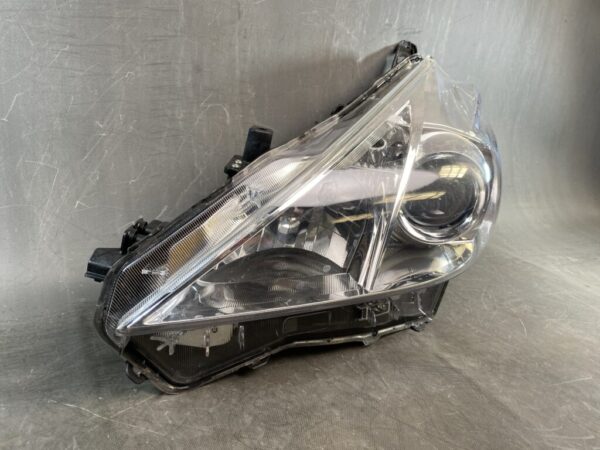 TOYOTA Prius V Alpha Alpha  ZVW40 ZVW41 Headlight 47-41 Left Side x1 - Image 4