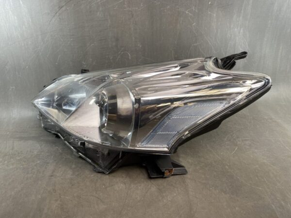 TOYOTA Prius V Alpha Alpha  ZVW40 ZVW41 Headlight 47-41 Left Side x1 - Image 5