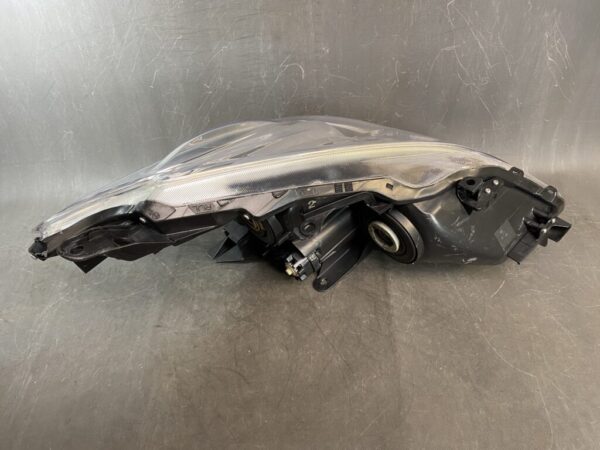 TOYOTA Prius V Alpha Alpha  ZVW40 ZVW41 Headlight 47-41 Left Side x1 - Image 6