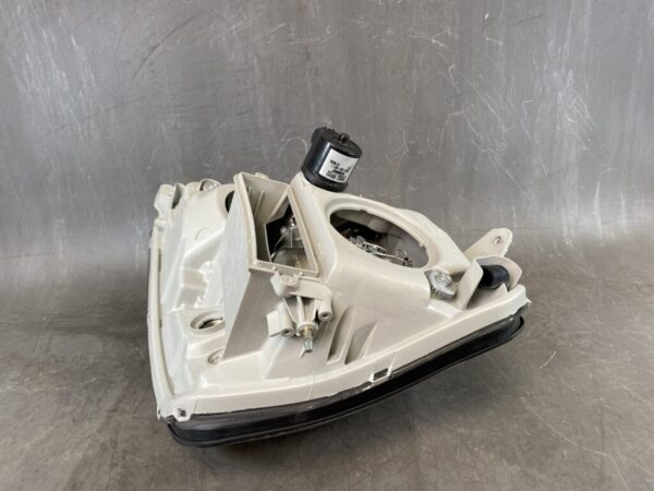 TOYOTA CELSIOR UCF30 UCF31 HID Headlight  50-54 Right Side x1 - Image 9