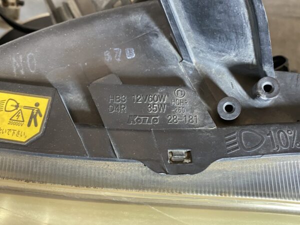 TOYOTA NOAH VOXY AZR60 AZR65 HID Headlight 28-181 Right Side x1 - Image 2