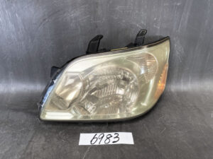 TOYOTA NOAH / AZR60 Genuine HID Headlight / KOITO 28-181 / Left Side x1