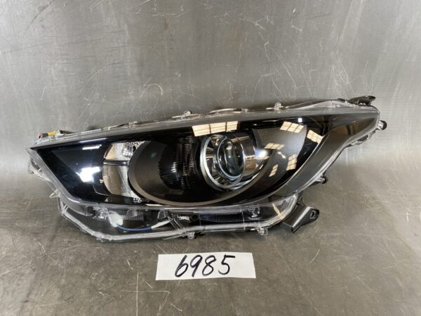 TOYOTA YARIS / KSP120 MXPA10 MXPH10 Genuine Headlight / KOITO K0-1 / Left Side x1 » JDM-PARTS NZ