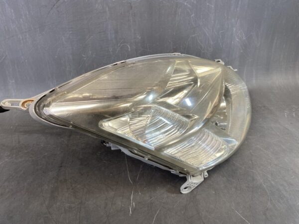 TOYOTA ISIS ANM10 ANM15 Headlight STANLEY 44-60 R Right Side x1 - Image 4